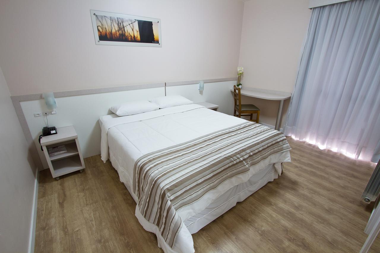 Gaboardi Park Hotel Куритибанус Номер фото